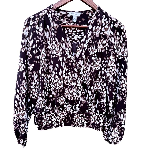 Nine West Tops - Nine West Blouse Womens Small Black White Surplice Smocked Animal Print